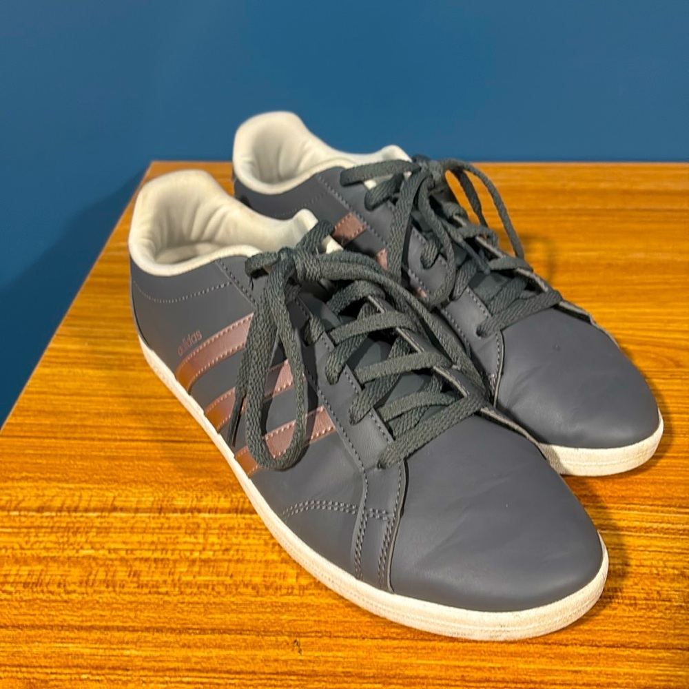 Lightly used Adidas sneakers grey / rose gold size 8.5
